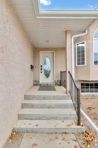 28 Stark Mews Se, Medicine Hat, AB - Outdoor With Exterior