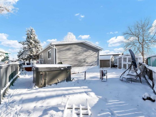 342 Cornell Crescent Sw, Medicine Hat, AB - Outdoor
