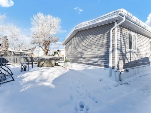 342 Cornell Crescent Sw, Medicine Hat, AB - Outdoor