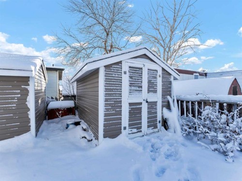 342 Cornell Crescent Sw, Medicine Hat, AB - Outdoor