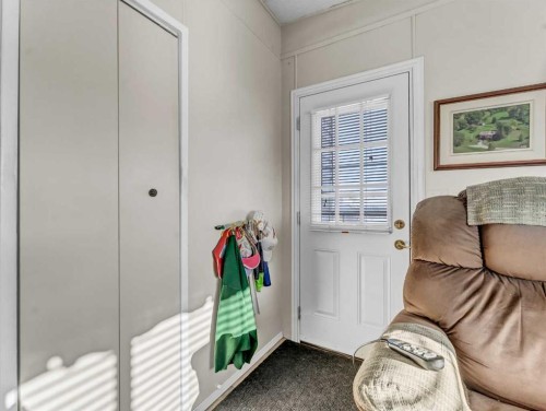 342 Cornell Crescent Sw, Medicine Hat, AB - Indoor Photo Showing Other Room