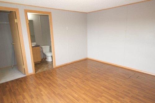 614 Arthur Street, Walsh, AB - Indoor Photo Showing Other Room