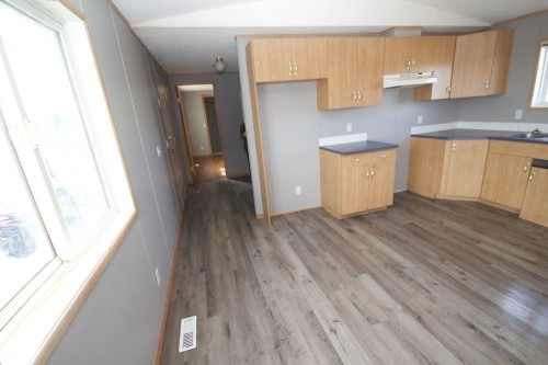 614 Arthur Street, Walsh, AB - Indoor Photo Showing Kitchen