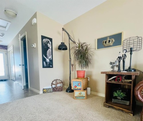 110 Ranchlands Way Ne, Medicine Hat, AB - Indoor Photo Showing Other Room