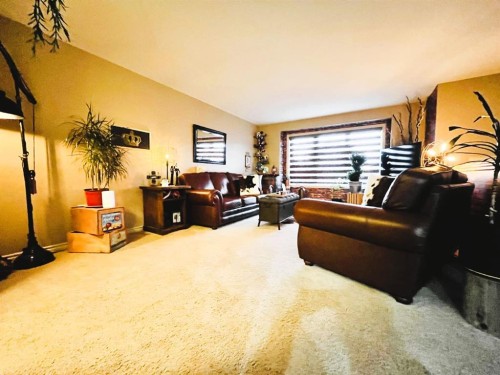 110 Ranchlands Way Ne, Medicine Hat, AB - Indoor Photo Showing Other Room