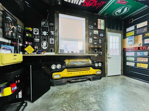 110 Ranchlands Way Ne, Medicine Hat, AB - Indoor Photo Showing Garage