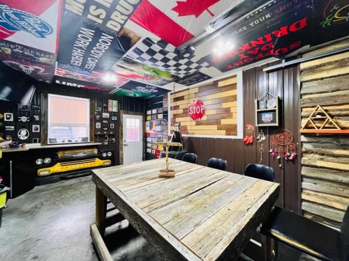 110 Ranchlands Way Ne, Medicine Hat, AB - Indoor Photo Showing Dining Room