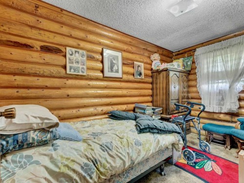 12228 Range Road 64, Rural Cypress County, AB - Indoor Photo Showing Bedroom