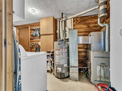 12228 Range Road 64, Rural Cypress County, AB - Indoor Photo Showing Basement