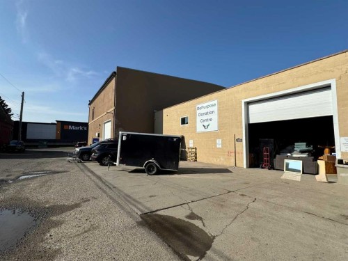 215-219 12B Street North, Lethbridge, AB 