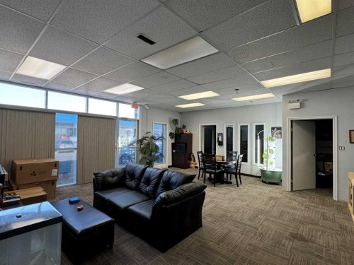 215-219 12B Street North, Lethbridge, AB 