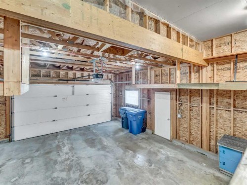 18 Vista Close Se, Medicine Hat, AB - Indoor Photo Showing Garage