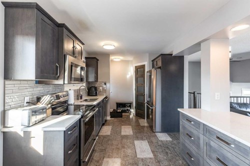 2339 Higdon Avenue Se, Medicine Hat, AB 