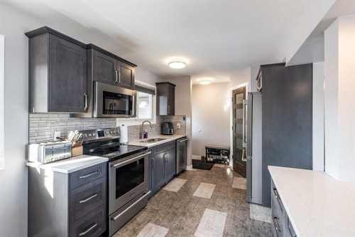 2339 Higdon Avenue Se, Medicine Hat, AB 