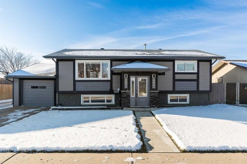2339 Higdon Avenue Se, Medicine Hat, AB 