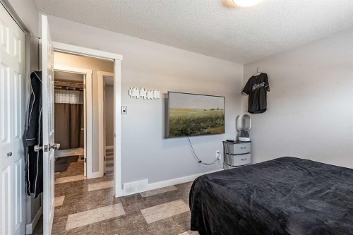 2339 Higdon Avenue Se, Medicine Hat, AB 