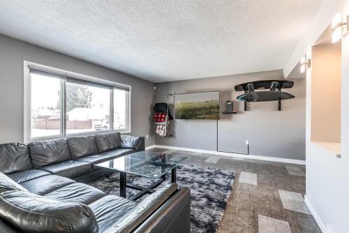 2339 Higdon Avenue Se, Medicine Hat, AB 