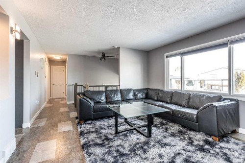 2339 Higdon Avenue Se, Medicine Hat, AB 