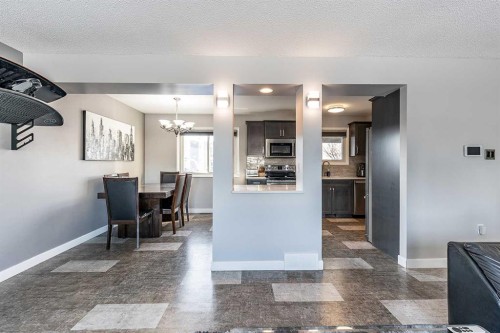 2339 Higdon Avenue Se, Medicine Hat, AB 