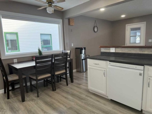 209 2 Street West, Bow Island, AB - Indoor