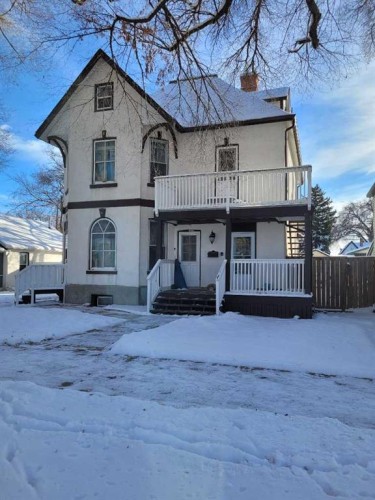 A-819A 5 Street Se, Medicine Hat, AB - Outdoor With Facade