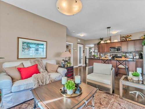 121-19 Terrace View Ne, Medicine Hat, AB - Indoor Photo Showing Living Room