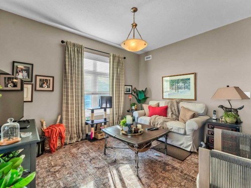 121-19 Terrace View Ne, Medicine Hat, AB - Indoor Photo Showing Living Room