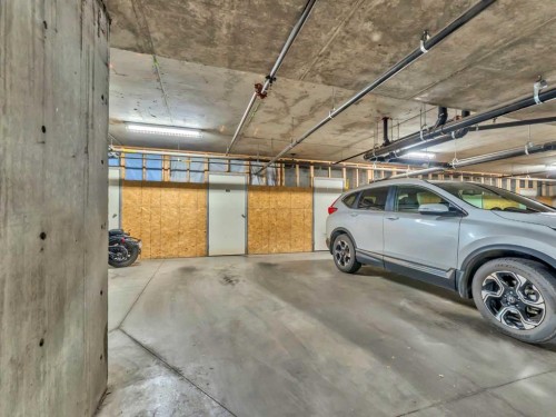 121-19 Terrace View Ne, Medicine Hat, AB - Indoor Photo Showing Garage