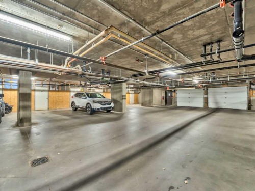 121-19 Terrace View Ne, Medicine Hat, AB - Indoor Photo Showing Garage
