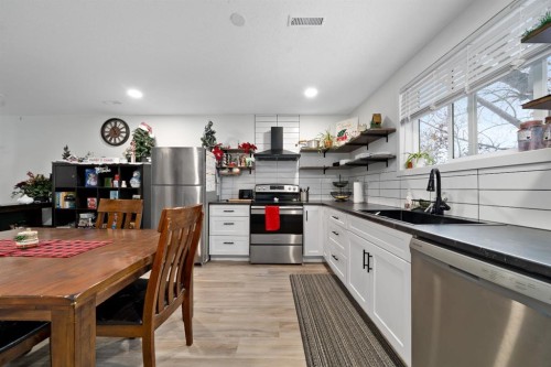 230 3 Street Se, Medicine Hat, AB - Indoor