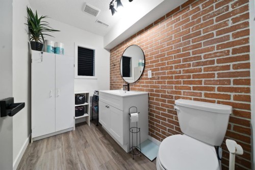 230 3 Street Se, Medicine Hat, AB - Indoor