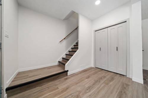 230 3 Street Se, Medicine Hat, AB - Indoor Photo Showing Other Room