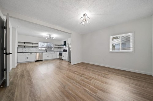 230 3 Street Se, Medicine Hat, AB - Indoor