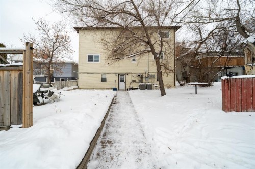 230 3 Street Se, Medicine Hat, AB - Outdoor