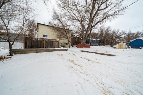 230 3 Street Se, Medicine Hat, AB - Outdoor