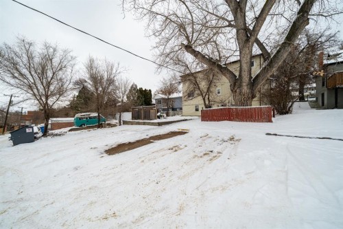 230 3 Street Se, Medicine Hat, AB - Outdoor