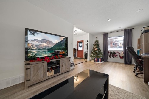 230 3 Street Se, Medicine Hat, AB - Indoor