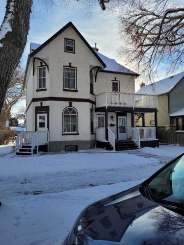 819A 5 Street Se, Medicine Hat, AB - Outdoor