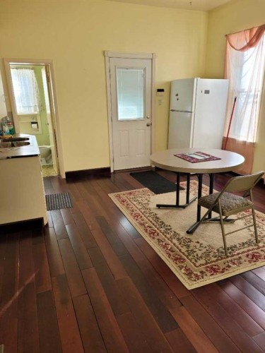 819A 5 Street Se, Medicine Hat, AB - Indoor Photo Showing Office