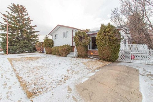31 Rossdale Way Se, Medicine Hat, AB - Outdoor
