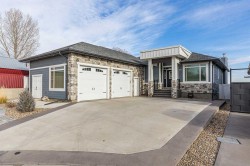 79 Copper Canyon Bay SW Medicine Hat, AB T1B 0B2