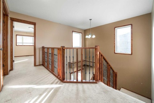197 Vista Road, Medicine Hat, AB - Indoor Photo Showing Other Room