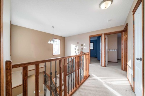 197 Vista Road, Medicine Hat, AB - Indoor Photo Showing Other Room