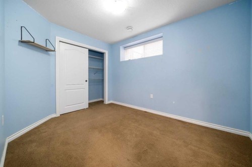 197 Vista Road, Medicine Hat, AB - Indoor Photo Showing Other Room