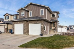 203 Sterling Crescent SE Medicine Hat, AB T1B 4N2