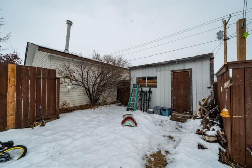 711 Main Street South, Redcliff, AB - Outdoor With Exterior
