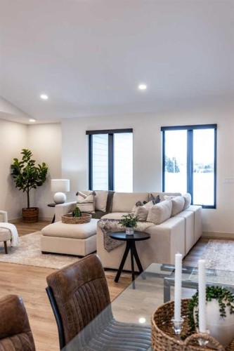 308 Yuma Court, Dunmore, AB - Indoor Photo Showing Living Room