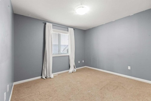365 Somerset Row Se, Medicine Hat, AB - Indoor Photo Showing Other Room