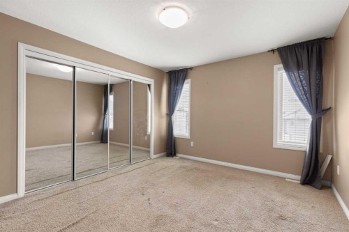 365 Somerset Row Se, Medicine Hat, AB - Indoor Photo Showing Other Room