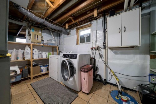 301 3 Avenue East, Bow Island, AB - Indoor Photo Showing Laundry Room